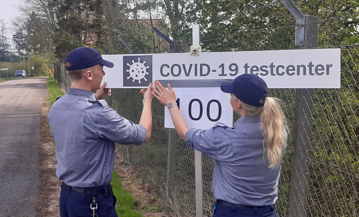 Beredskabsstyrelsen støtter arbejdet ved testcentre.