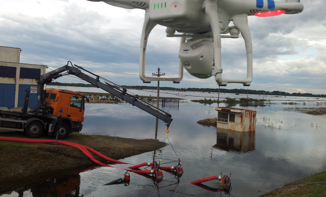 Drone benyttes i forbindelse med pumpeopgave. Oversvømmelse.