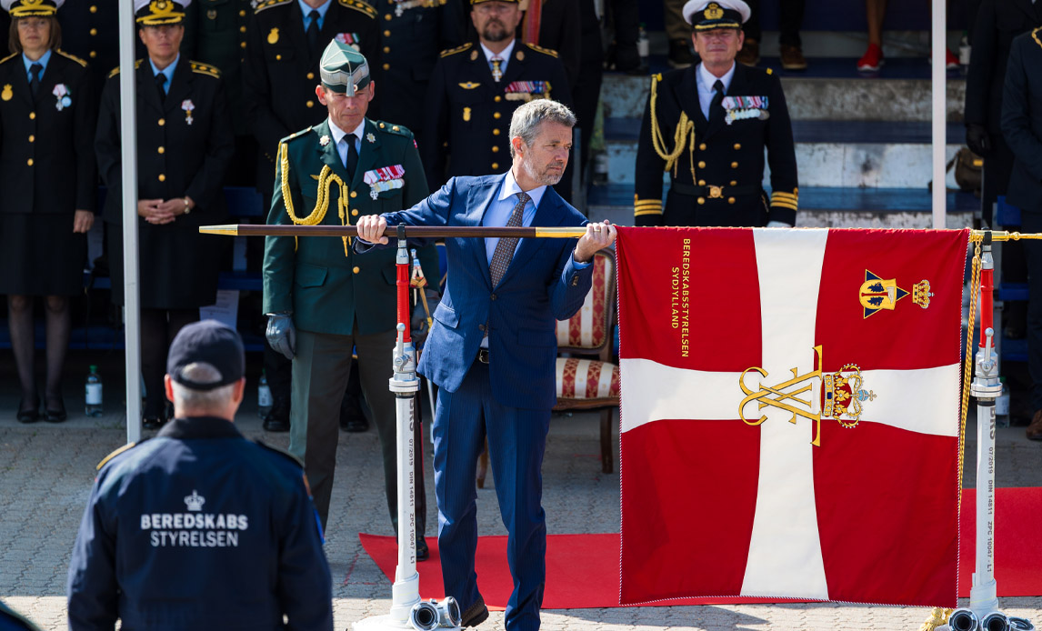 HKH Kong Frederik indvier fane ved Beredskabsstyrelsen Midtjylland